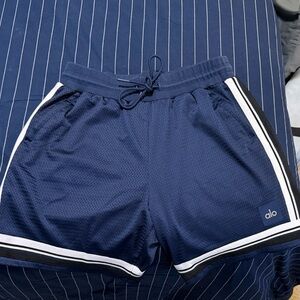 ALO Yoga Men's Dark Blue Athletic mesh Shorts with Stripes